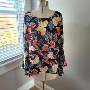 Floral bell sleeve blouse